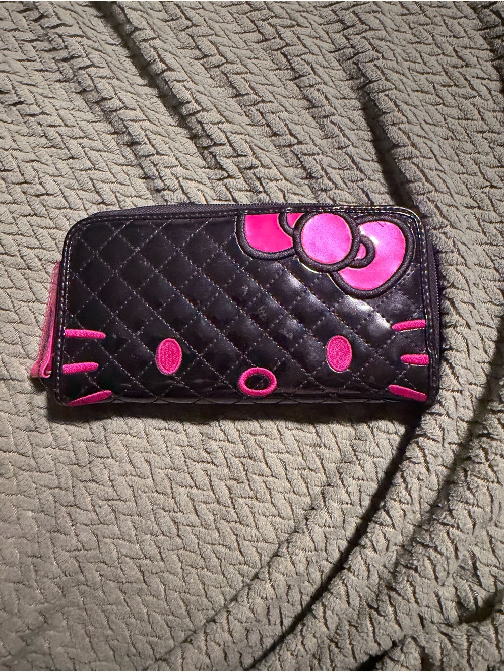 Hello Kitty Quilted Black & Pink Zip Wallet - Sanrio Style